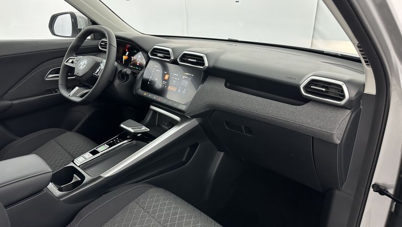Aperçu du véhicule : 1.5 L Hybrid+ 197ch Standard