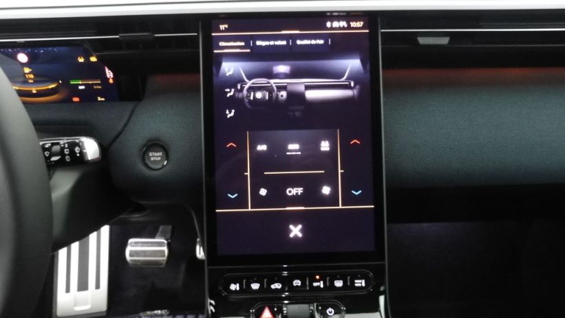 Aperçu du véhicule : 1.2 HYBRIDE 145CH MAX BOITE AUTOMATIQUE