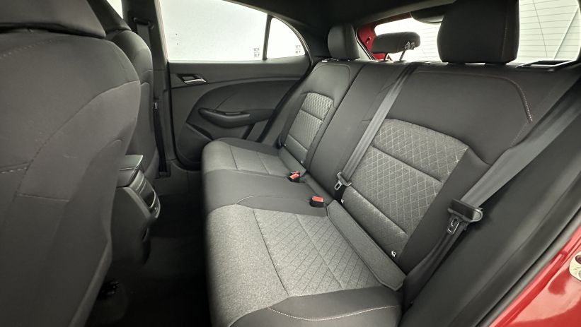 Aperçu du véhicule : 1.5 L Hybrid+ 195ch Standard