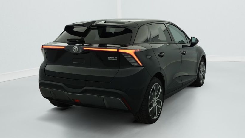 Aperçu du véhicule : 64KWH 204CH LUXURY