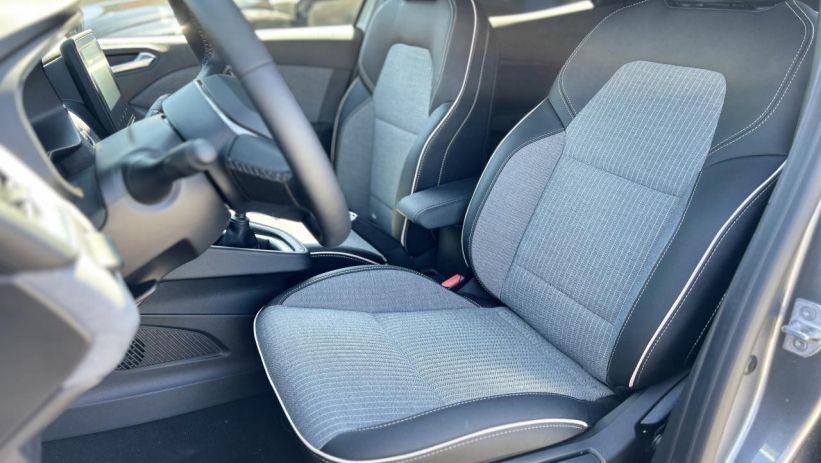 Aperçu du véhicule : TECHNO 1.0 TCE 90CV + ROUE DE SECOURS + NEUF 0KM