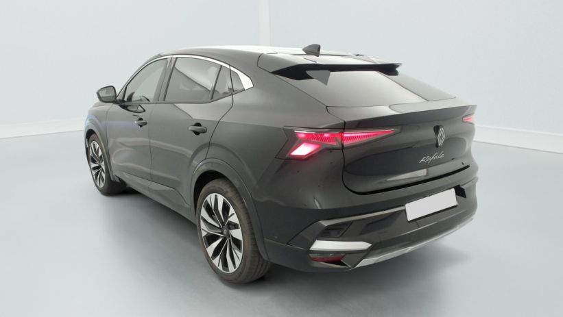 Aperçu du véhicule : E-Tech full hybrid 200ch Techno