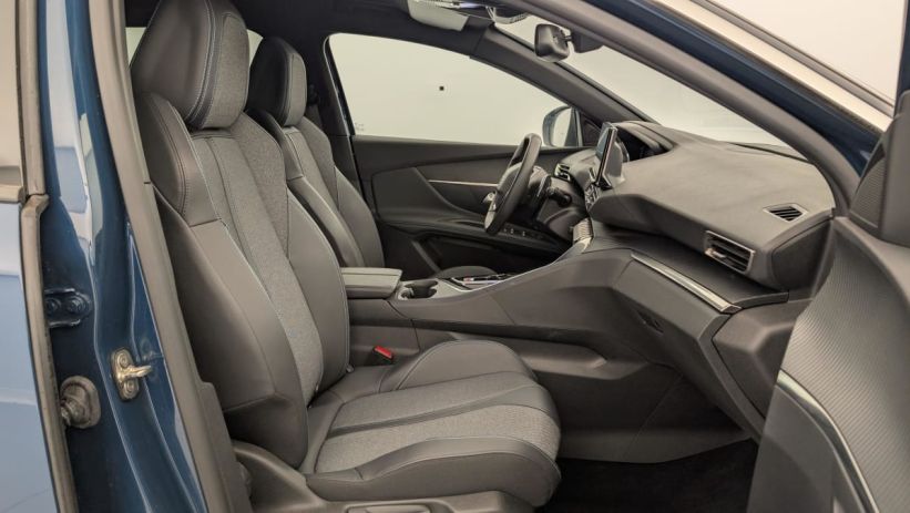 Aperçu du véhicule : Hybrid 180 e-EAT8 Allure Pack