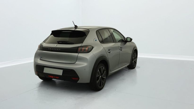 Aperçu du véhicule : 50 KWH 136CH GT