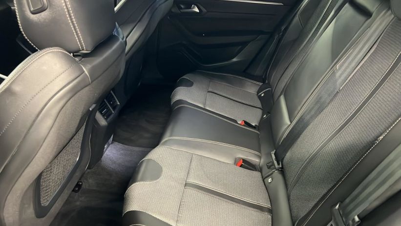 Aperçu du véhicule : Hybrid 225 e-EAT8 Allure