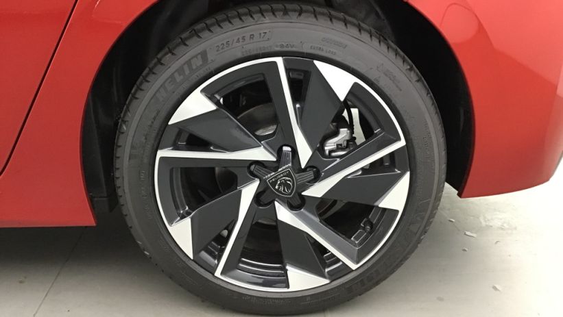 Aperçu du véhicule : 308 BlueHDi 130ch S&S EAT8 Allure