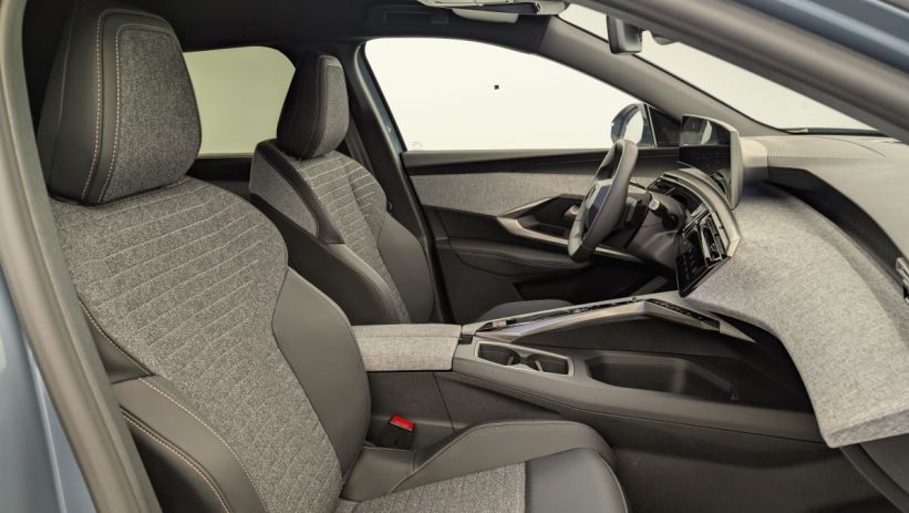 Aperçu du véhicule : HYBRID 145 CH E-DCS6 ALLURE