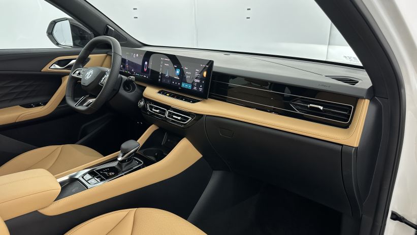 Aperçu du véhicule : 1.5T PHEV 272ch Luxury