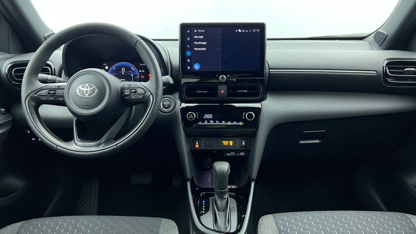 Aperçu du véhicule : Hybride 130ch 2WD Design Noir Intense avec 2100€ d'équipements inclus
