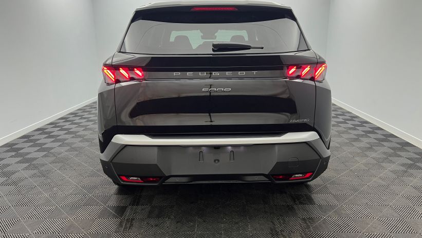Aperçu du véhicule : Hybrid 145 e-DCS6 GT Exclusive Noir Perla Nera avec 2450€ d'équipements inclus