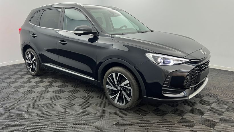 Aperçu du véhicule : 1.5 L Hybrid+ 197 ch Toit panoramique ouvrant Luxury Pebble Black avec 650€ d'équipements inclus