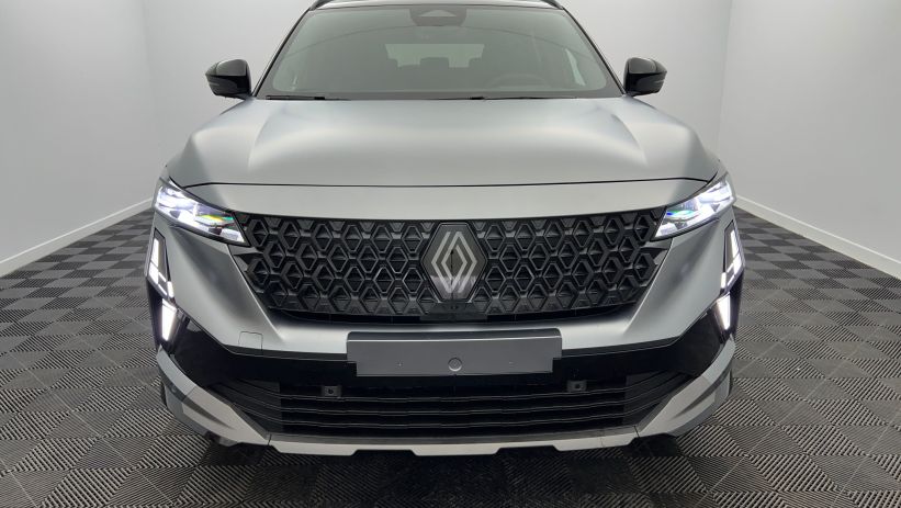 Aperçu du véhicule : full hybrid E-Tech 200 ch Esprit Alpine Gris Schiste - Toit Noir Etoilé avec 4450€ d'équipements inclus