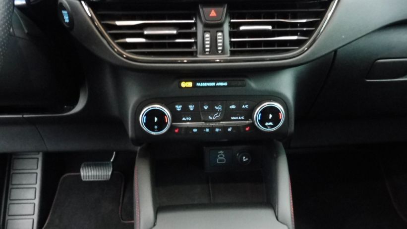 Aperçu du véhicule : 2.0 TDCI 120CH ST-LINE POWERSHIFT