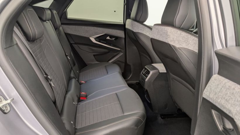 Aperçu du véhicule : HYBRID 136 E-DCS6 ALLURE