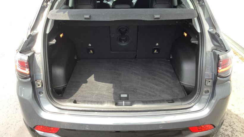 Aperçu du véhicule : COMPASS 1.5 Turbo T4 130 ch BVR7 e-Hybrid Summit