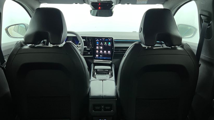 Aperçu du véhicule : E-Tech full hybrid 200 Techno esprit Alpine Blanc Nacré Toit Noir Etoilé avec 2400€ d'équipements inclus