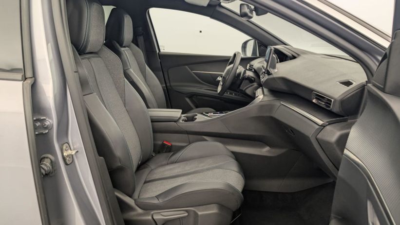 Aperçu du véhicule : Hybrid 136 e-DCS6 Allure Pack