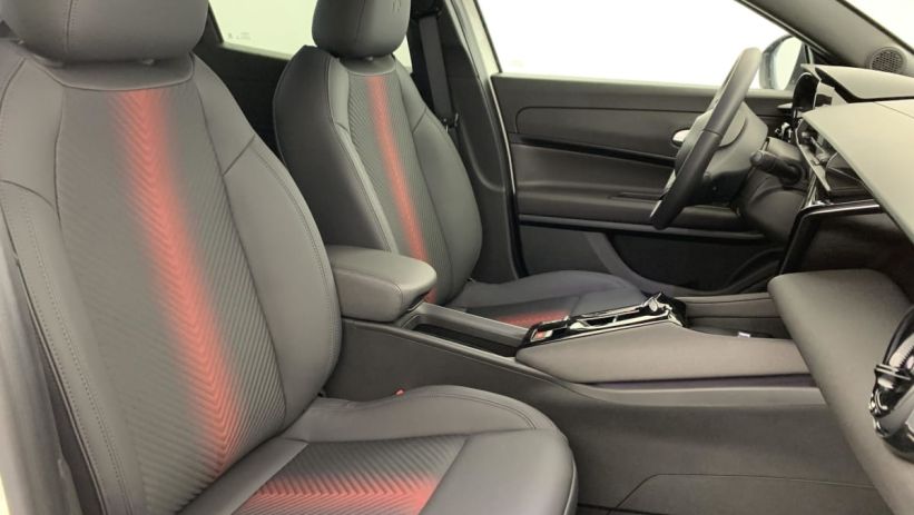 Aperçu du véhicule : 1.2 Ibrida 145 ch e-DCT6 Ti