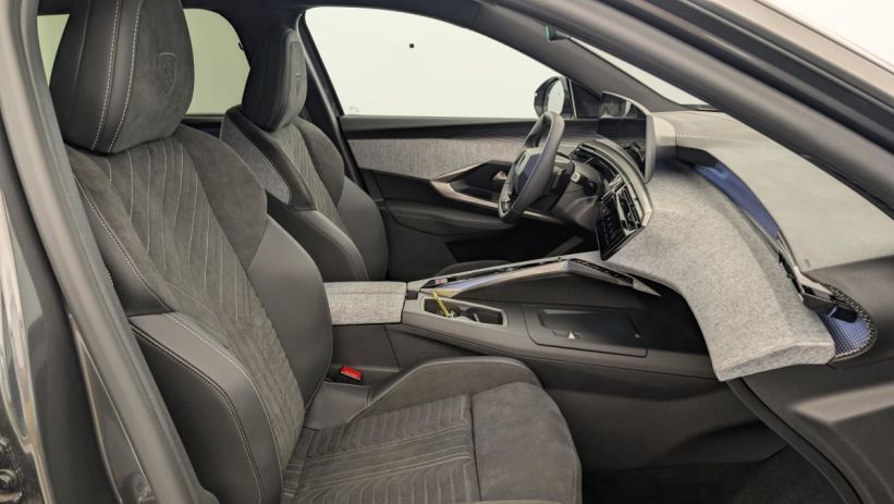 Aperçu du véhicule : HYBRID 145CH E-DCS6 GT