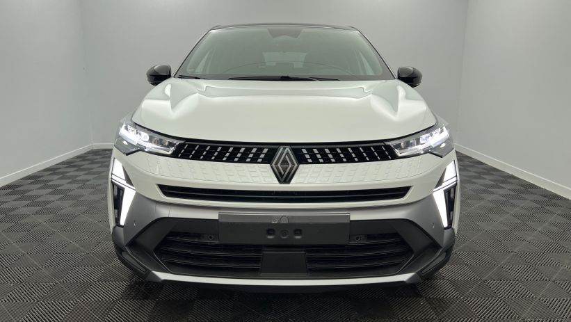 Aperçu du véhicule : E-Tech full hybrid 160 ch esprit Alpine Blanc Nacré - Toit Noir Etoilé avec 1350€ d'équipements inclus