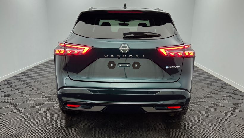 Aperçu du véhicule : Hybrid Nouveau e-Power Gen3 205 ch N-Design Vert Cayuga - Toit Noir avec 2350€ d'équipements inclus