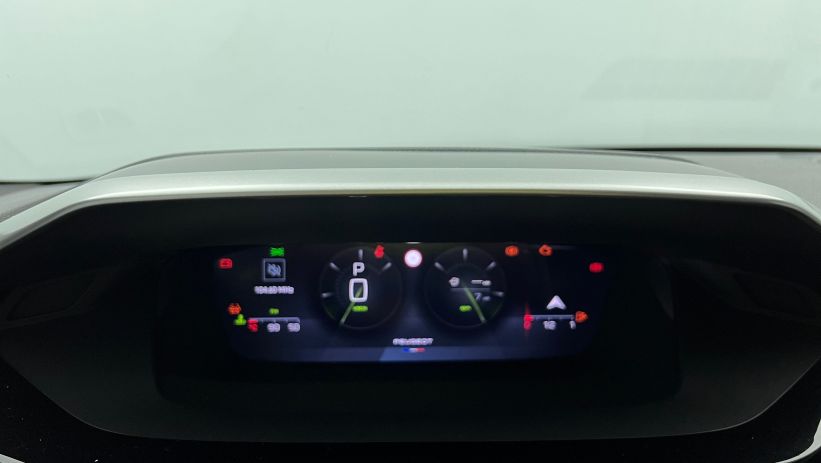 Aperçu du véhicule : BlueHDi 130ch S&S EAT8 GT Gris Selenium avec 4500€ d'équipements inclus