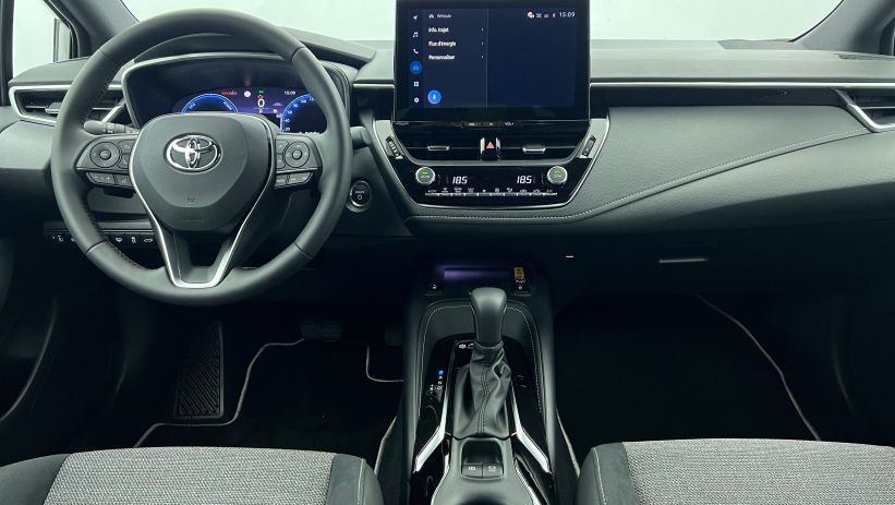 Aperçu du véhicule : Hybride 178ch Design Gris Argent avec 2590€ d'équipements inclus