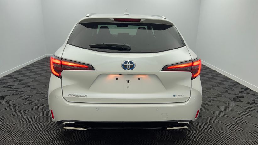 Aperçu du véhicule : Hybride 178ch Design Blanc Lunaire nacré avec 2590€ d'équipements inclus