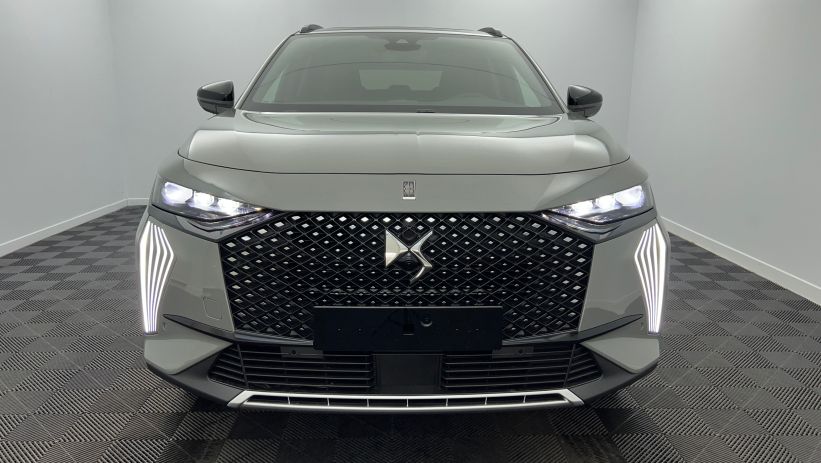 Aperçu du véhicule : BlueHDi 130 EAT8 Etoile Gris Laqué avec 4750€ d'équipements inclus