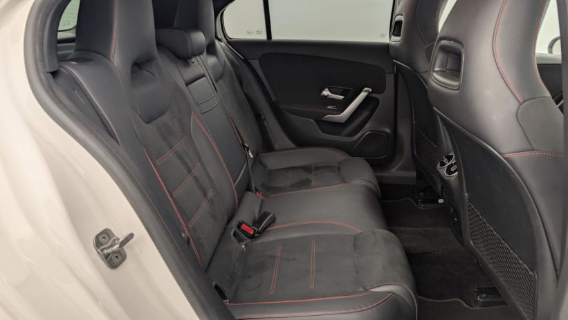 Aperçu du véhicule : 180 7G-DCT AMG LINE