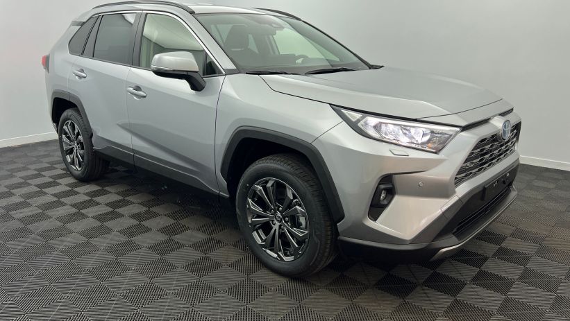 Aperçu du véhicule : Hybride 222 ch AWD-i Dynamic Gris Acier avec 2850€ d'équipements inclus