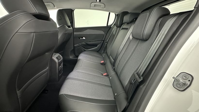 Aperçu du véhicule : III 1.2 PureTech 130ch Allure