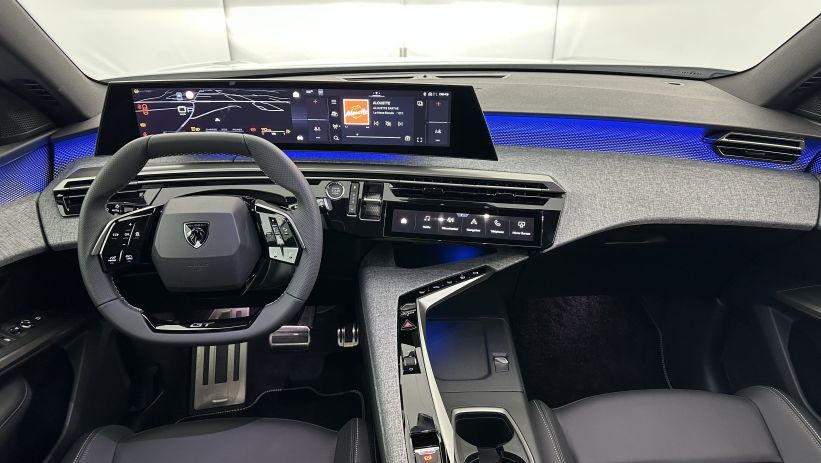 Aperçu du véhicule : 1.2 Hybrid 145ch GT e-DCS6