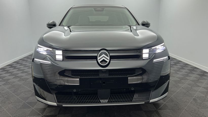 Aperçu du véhicule : Nouveau Hybrid 145 e-DCS6 Max Noir Perla Nera avec 2600€ d'équipements inclus