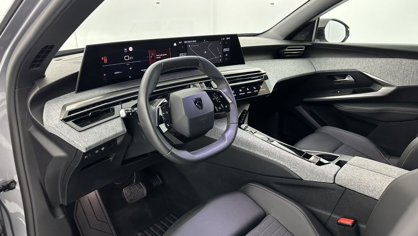 Aperçu du véhicule : 1.2 Hybrid 136ch Allure e-DCS6