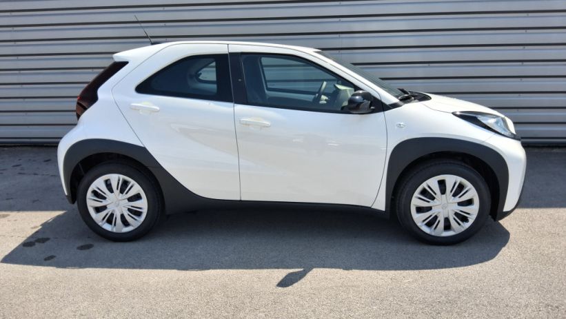 Aperçu du véhicule : AYGO X 1.0 VVT-i 72 Dynamic