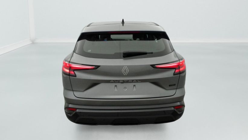 Aperçu du véhicule : FULL HYBRID E-TECH 200 CH EVOLUTION