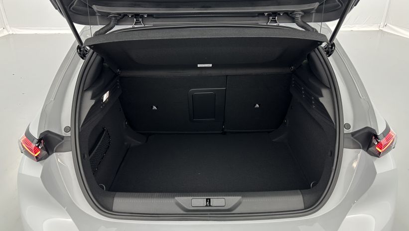 Aperçu du véhicule : III(2) 1.2 Hybrid 145ch GT e-DCS6