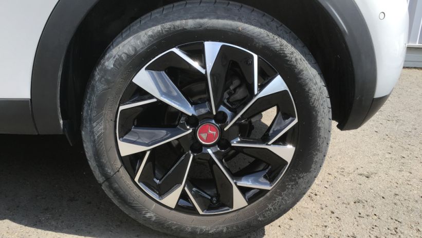 Aperçu du véhicule : DS 3 PureTech 130 EAT8 Performance Line+