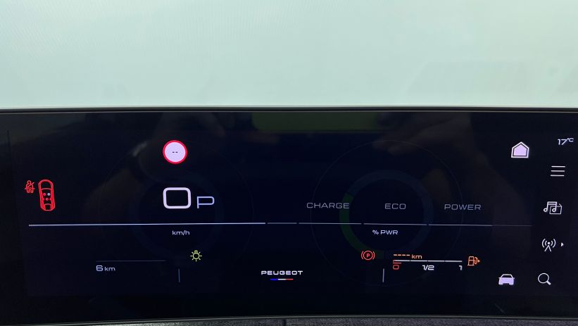 Aperçu du véhicule : Hybrid 145 e-DCS6 GT Blanc Okénite avec 5550€ d'équipements inclus