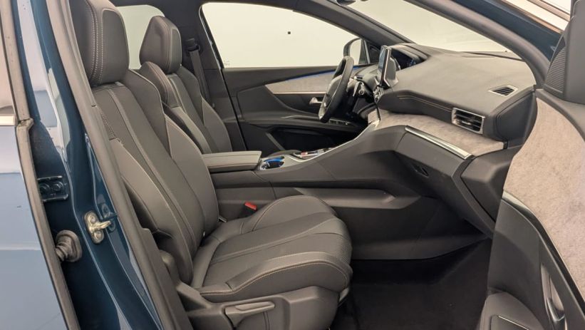 Aperçu du véhicule : Hybrid4 300 e-EAT8 GT