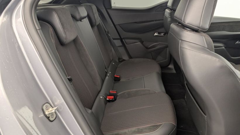 Aperçu du véhicule : Puretech 130 EAT 8 Performance Line +