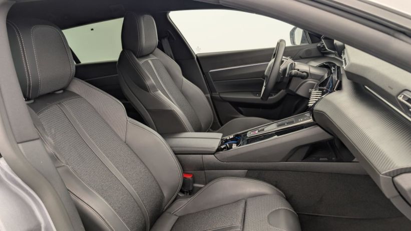 Aperçu du véhicule : Hybrid 225 e-EAT8 Allure