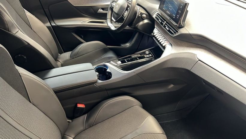 Aperçu du véhicule : Hybrid 136 e-DCS6 GT