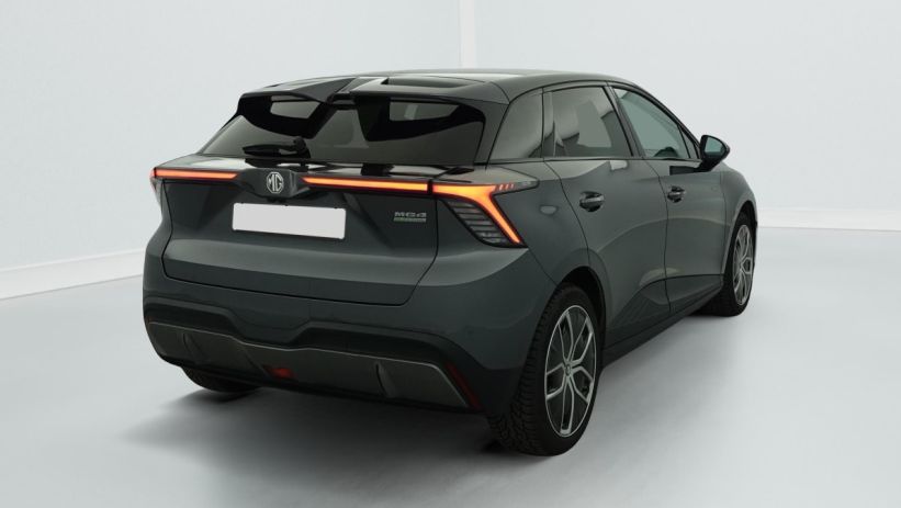 Aperçu du véhicule : 64KWH 204CH LUXURY