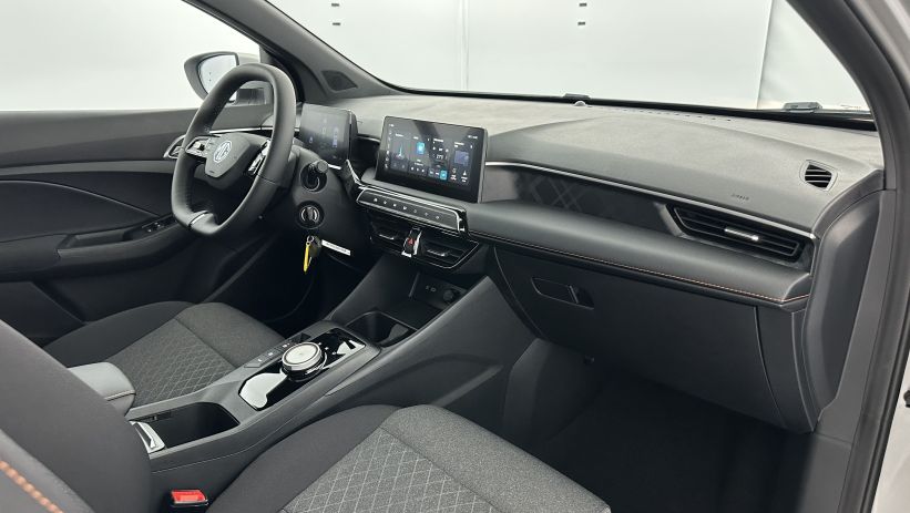 Aperçu du véhicule : 1.5 L Hybrid+ 195ch Standard