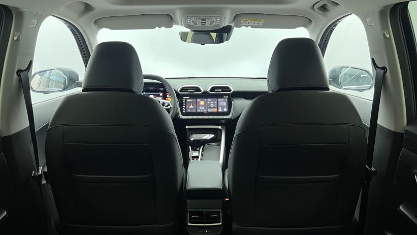 Aperçu du véhicule : 1.5 L Hybrid+ 197 ch Toit panoramique ouvrant Luxury Pebble Black avec 650€ d'équipements inclus