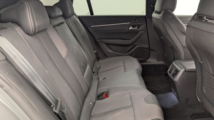 Aperçu du véhicule : Hybrid 225 e-EAT8 Allure