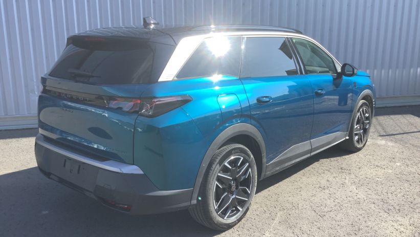 Aperçu du véhicule : 5008 Hybrid 145 ch e-DCS6 GT