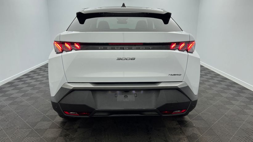 Aperçu du véhicule : Hybrid 145 e-DCS6 GT Blanc Okénite avec 5550€ d'équipements inclus